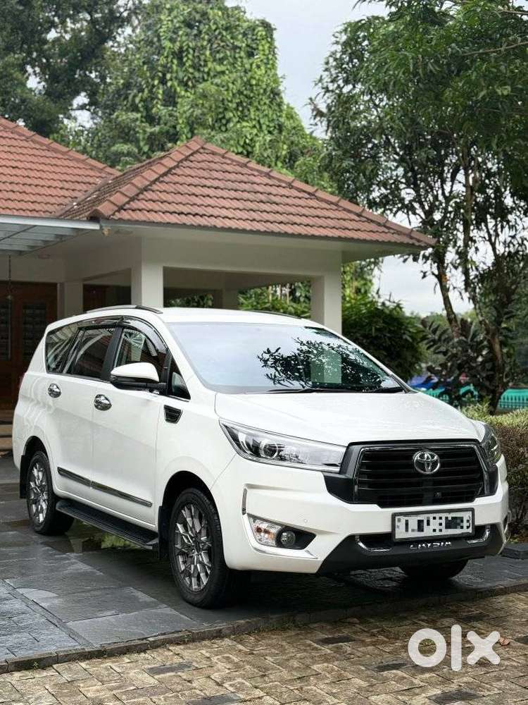 Toyota Innova Crysta 2.4 V 7 Str, 2023, Diesel