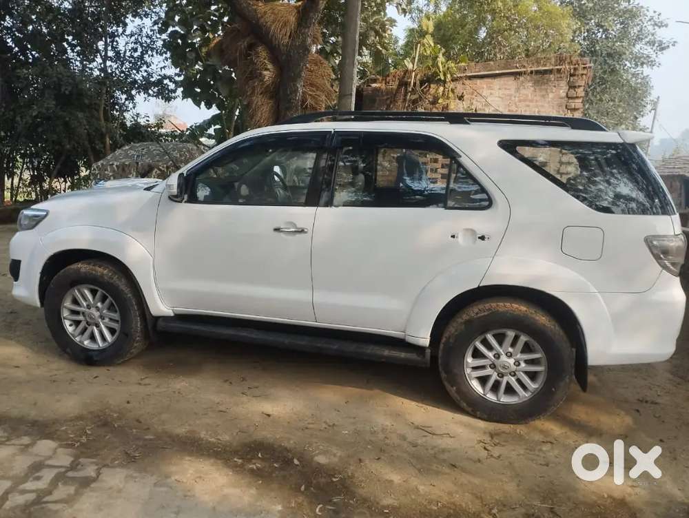 Toyota Fortuner 2012 Diesel 150000 Km Driven