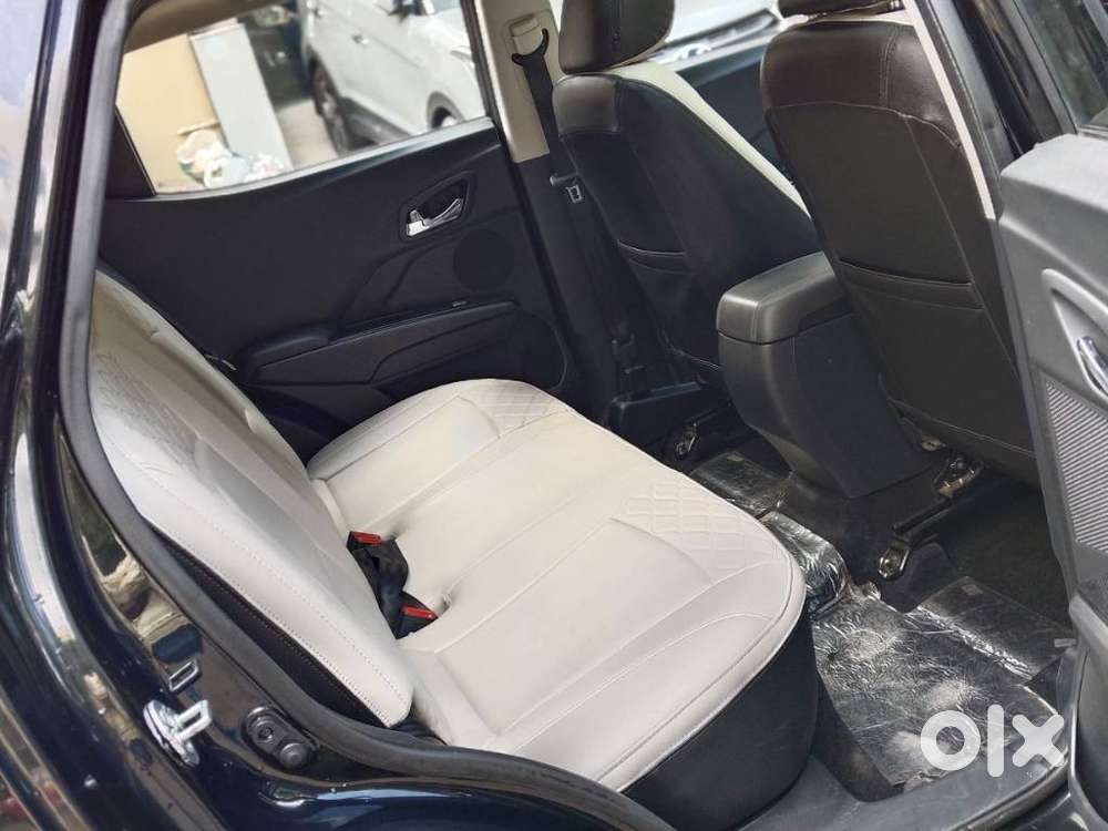 Mahindra Xuv300 W8, 2022, Petrol