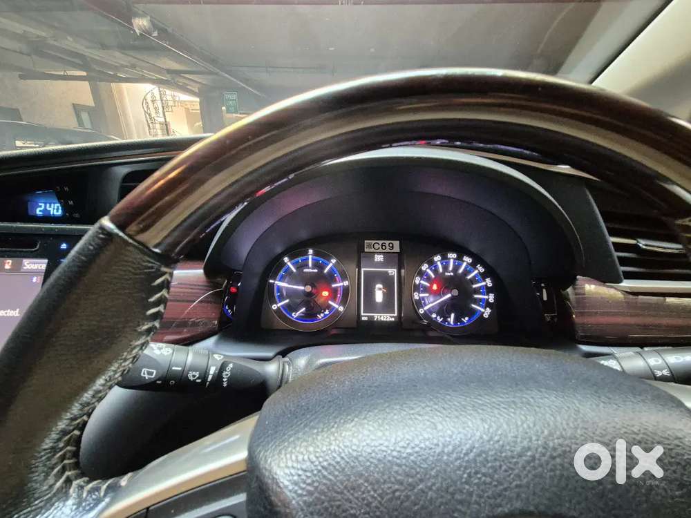 Toyota Innova Crysta Zx 2.4 Diesel Mt  2018  First Owner