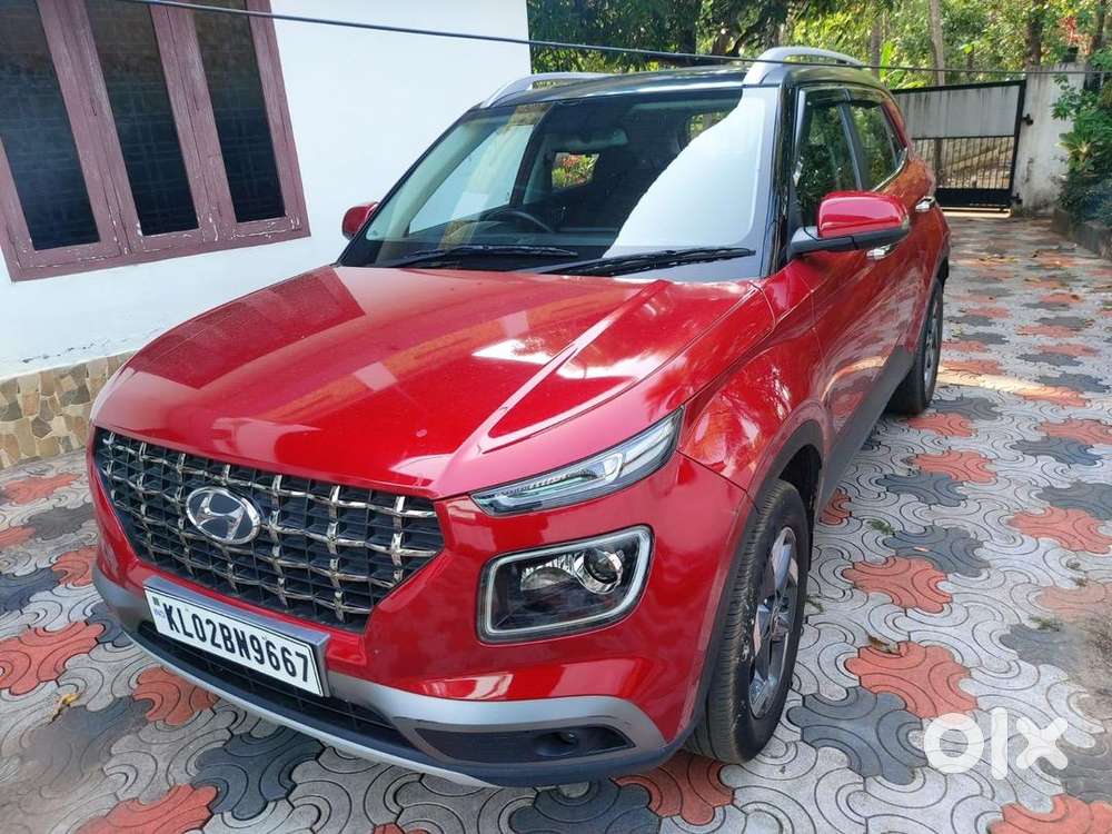 Hyundai Venue Petrol Well Maintained