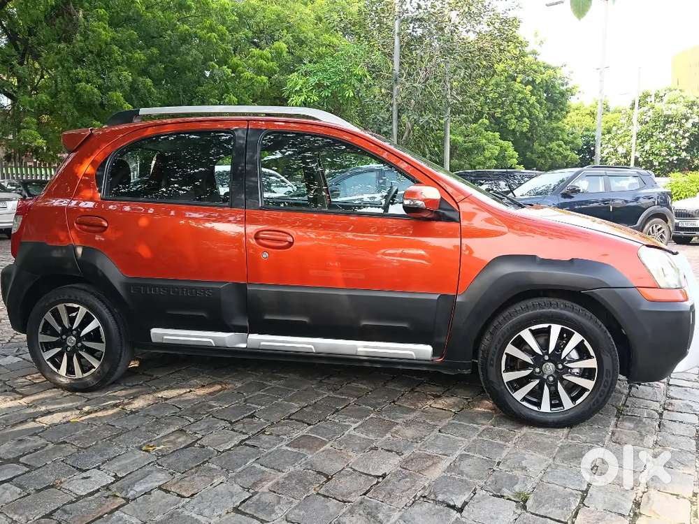 Toyota Etios Cross 1.2 Petrol 2015