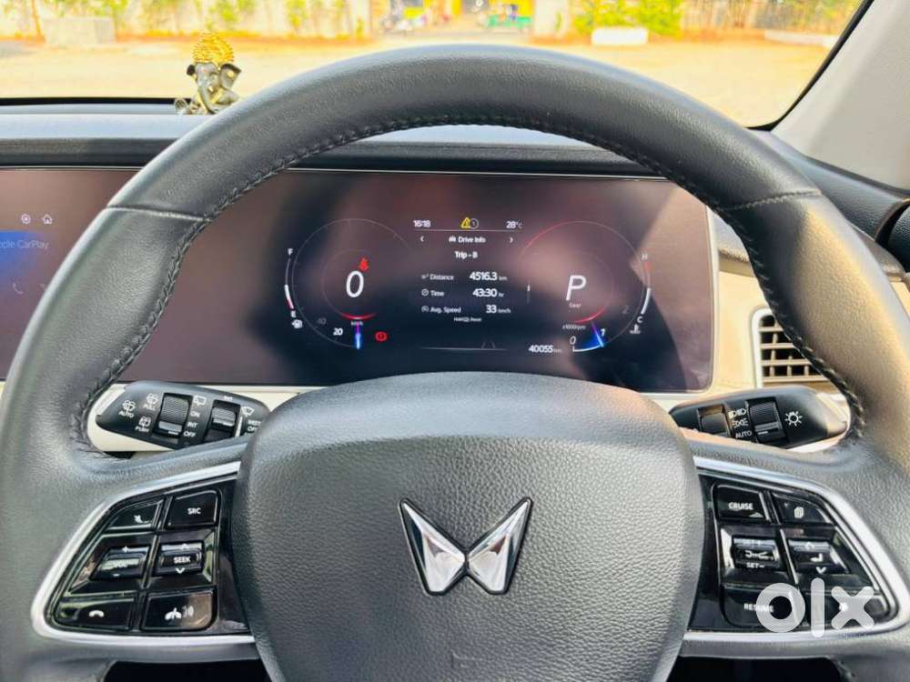 Mahindra Xuv700 2.0 Ax 7 Petrol At Str, 2021, Petrol