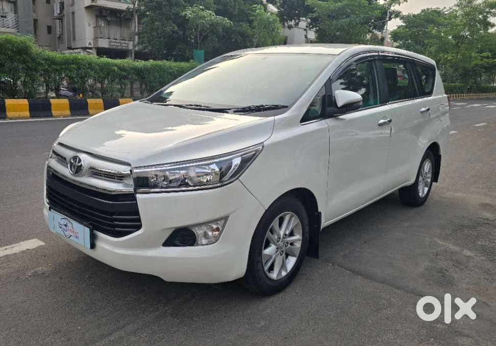 Toyota Innova Crysta 2.8 Gx At 8 Seater, 2017, Diesel