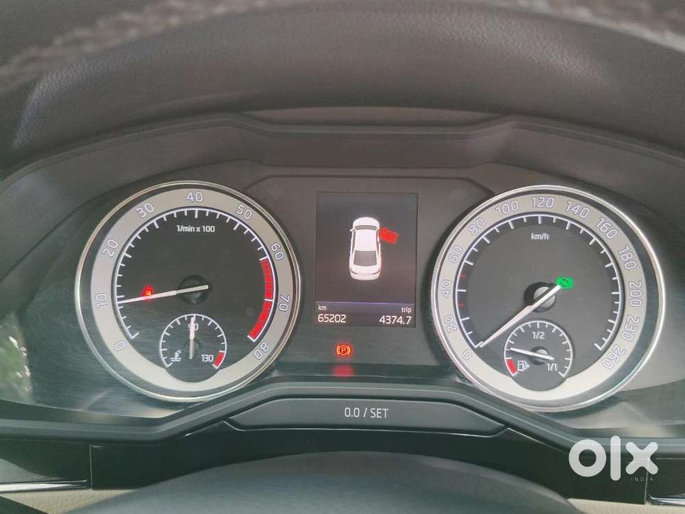 Skoda Superb Petrol 2021