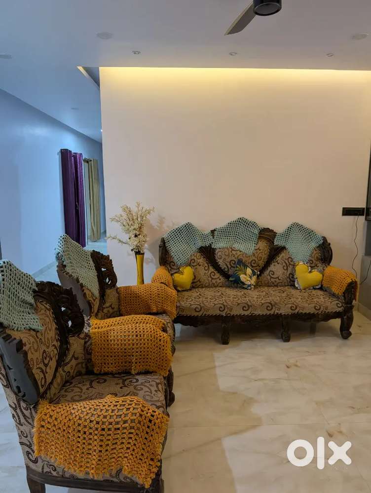 Sofa set (wooden)