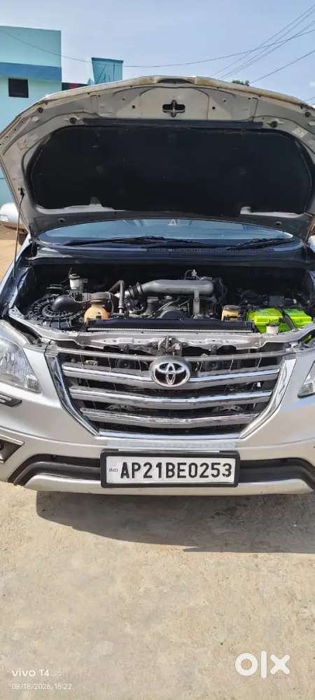 Toyota Innova 2.5 V 2015