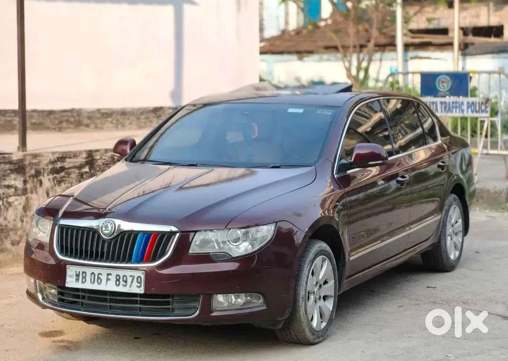 Skoda Superb 2011 Petrol 44000 Km Driven
