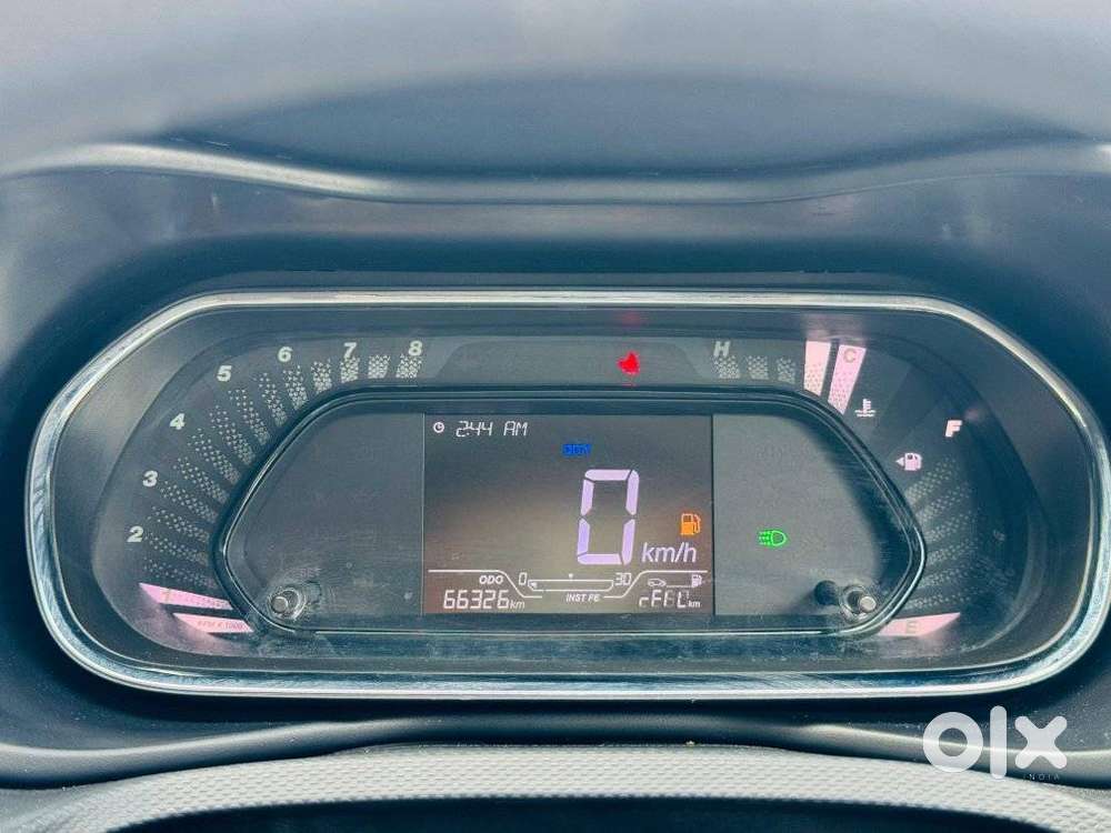 Tata Nexon, 2022, Petrol