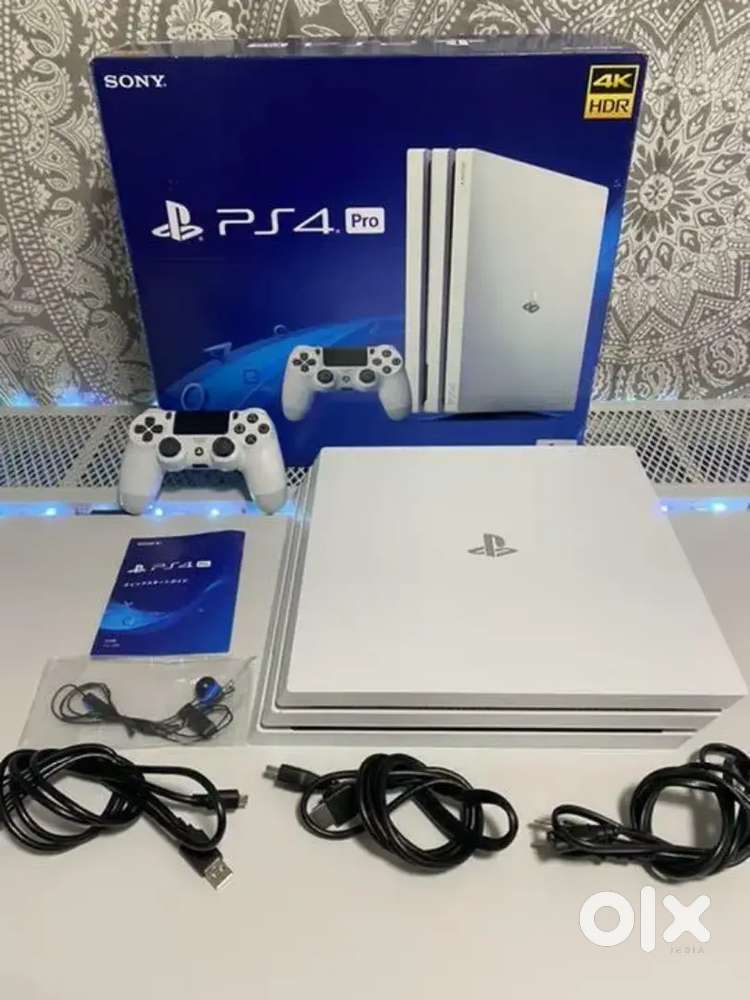 Sony PlayStation4 PS4 Pro CUH-7200BB02 Glacier White 1TB Japan ver 