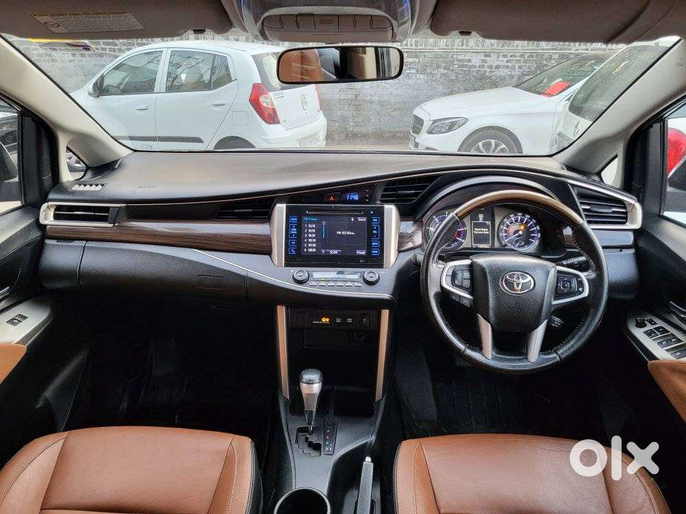 Toyota Innova Crysta 2.8z Automatic, 2016, Diesel