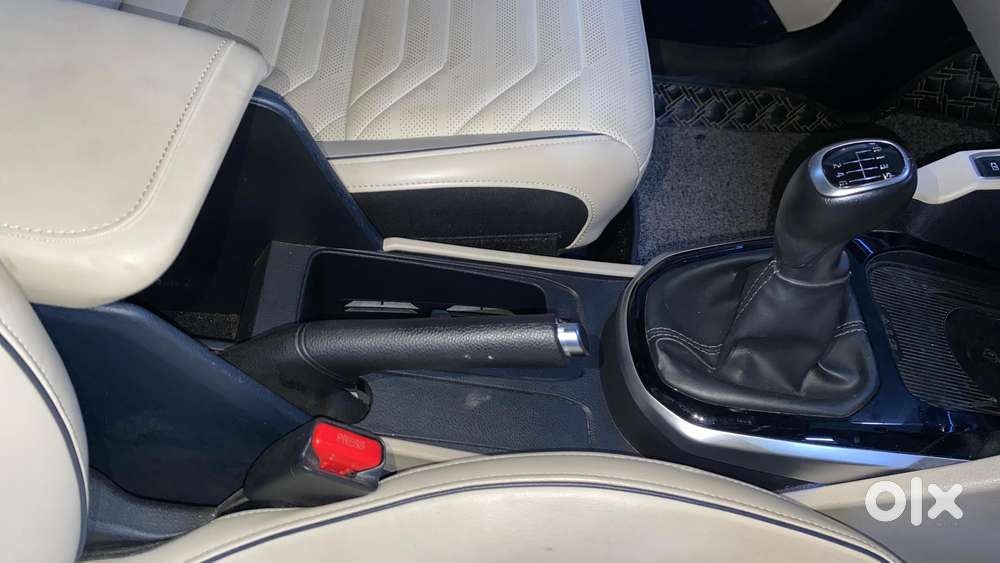 Kia Carens 1.4 Luxury Plus Dct 7 Str, 2022, Petrol