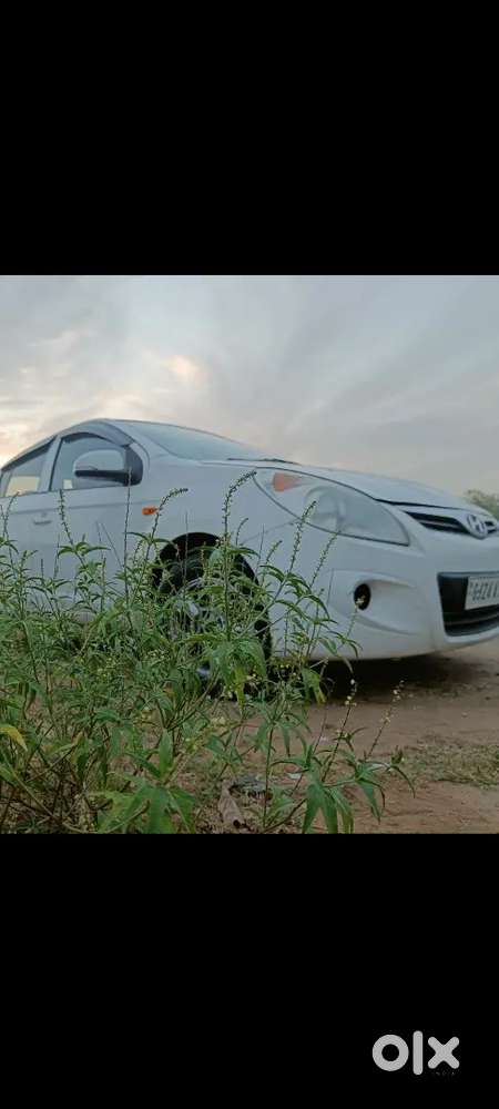 Best Car 4 Tyre New Good Milage