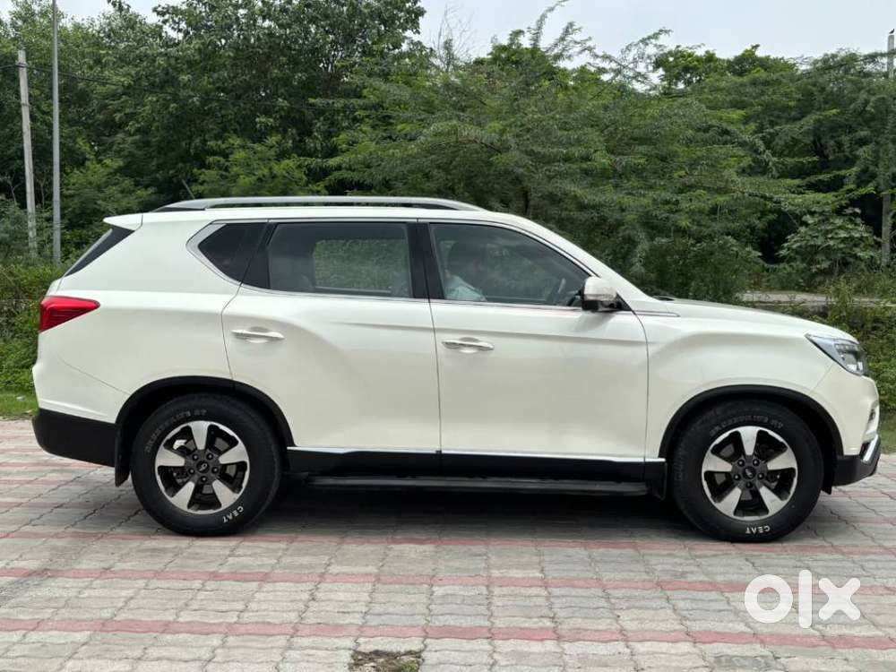 Mahindra Alturas G4 4wd At, 2020, Diesel