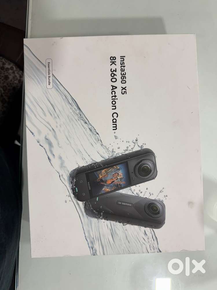 Insta 360 X5 Essential Bundle