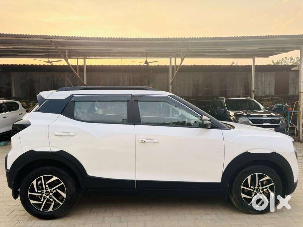 Mahindra Xuv 3xo Ax5 Pm At, 2025, Petrol