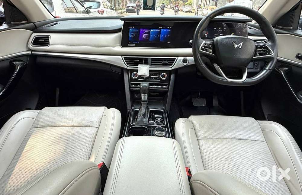 Mahindra Xuv700 2.2 Ax 7 Diesel At Luxury Pack Str Awd, 2022, Diesel