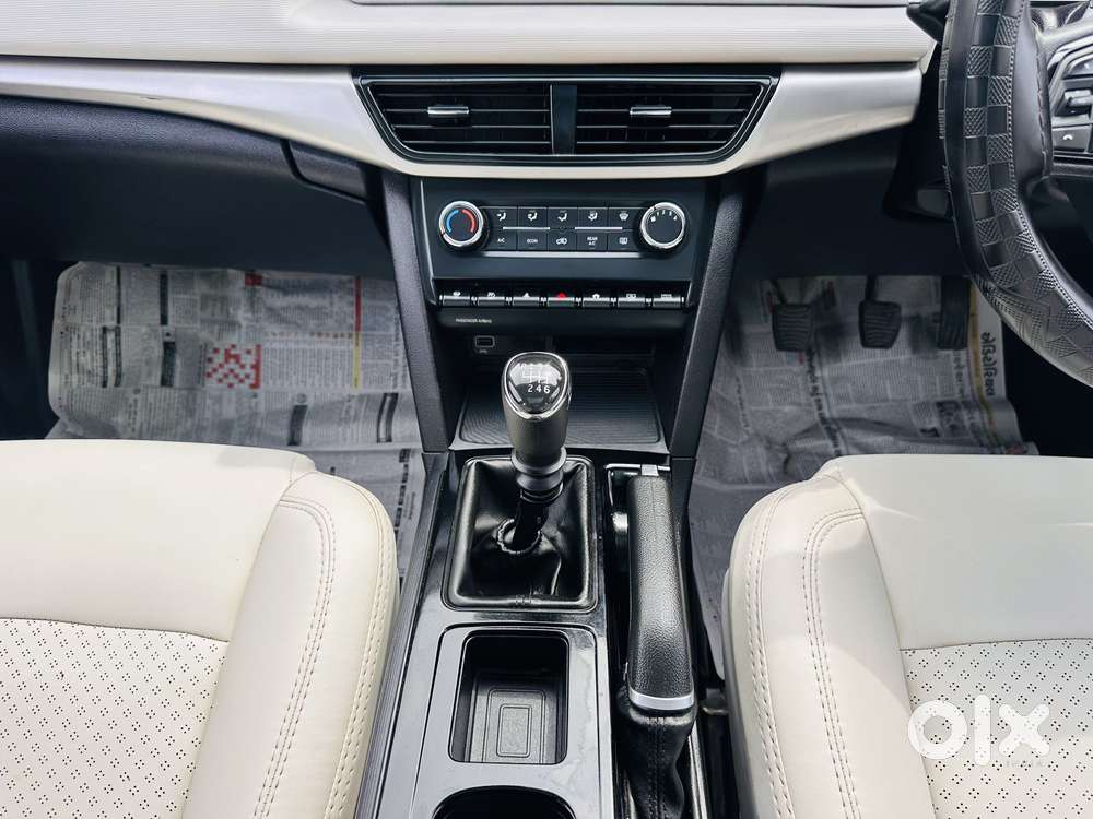 Mahindra Xuv700 2.2 Ax 5 Diesel Mt 7 Str, 2023, Diesel