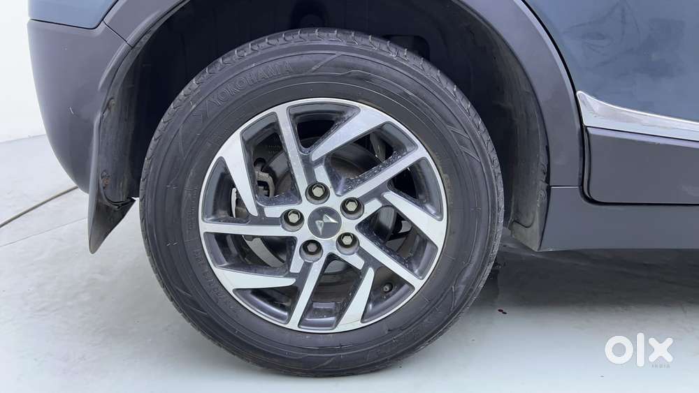 Mahindra Xuv300 W8 (o) 1.5 Diesel Amt, 2023, Diesel