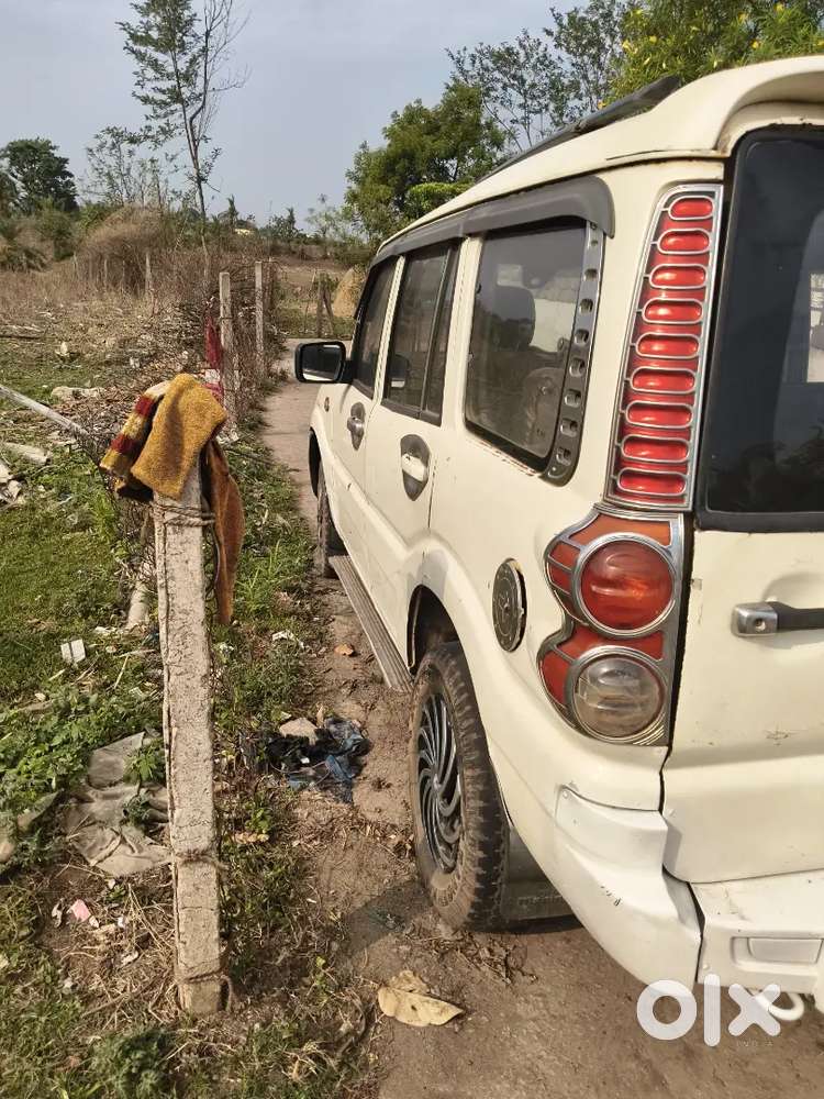 Mahindra Scorpio 2010 गाड़ी में कोई काम नहीं है