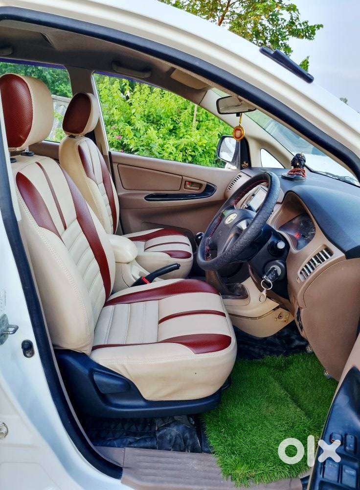 Toyota Innova 2.5 Le Diesel 7 Seater, 2016, Diesel