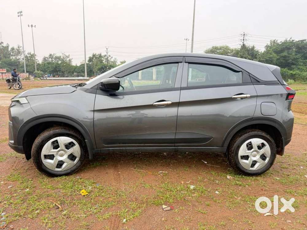 Tata Nexon Smart Plus S 1.2 Revotron Petrol 5 Mt, 2024, Petrol