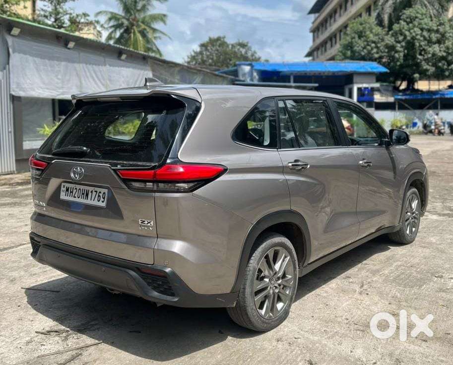 Toyota Innova Hycross 2.0 Zx (o) Hybrid 7 Str, 2025, Petrol