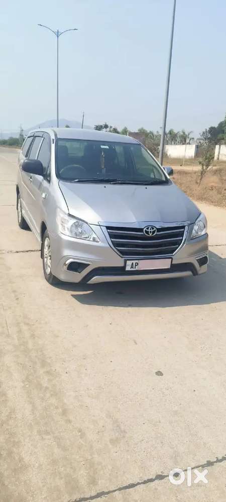 Toyota Innova 2015