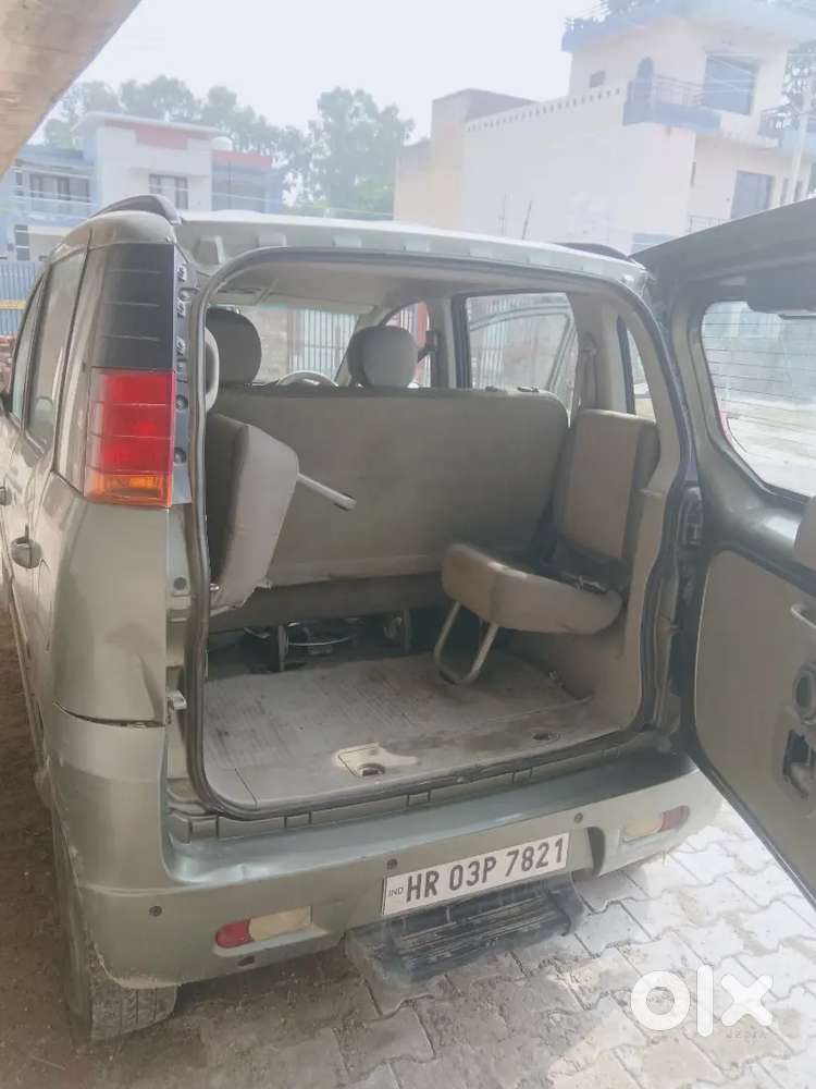 Mahindra Quanto 1.5 C6 2012