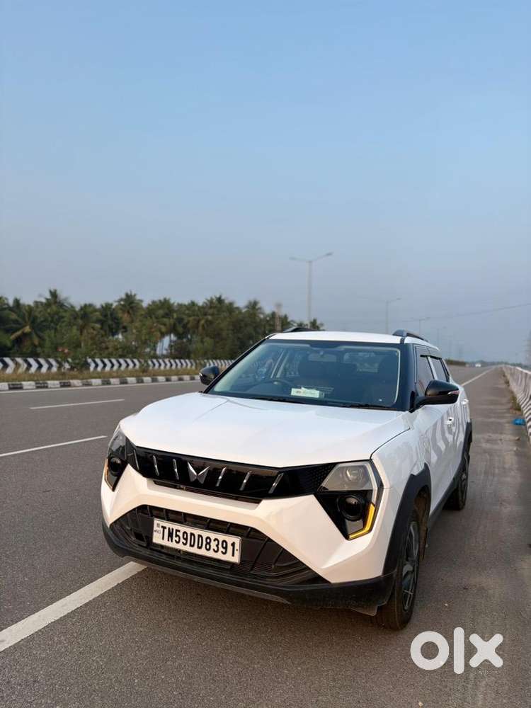 Mahindra Car Petrol 2025