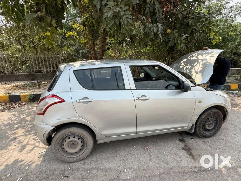 Maruti Suzuki Swift 2012 Cng & Hybrids Well Maintained