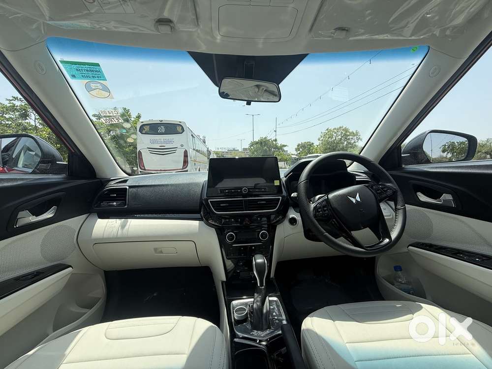 Mahindra Xuv 3xo Ax5 Pm At, 2025, Petrol