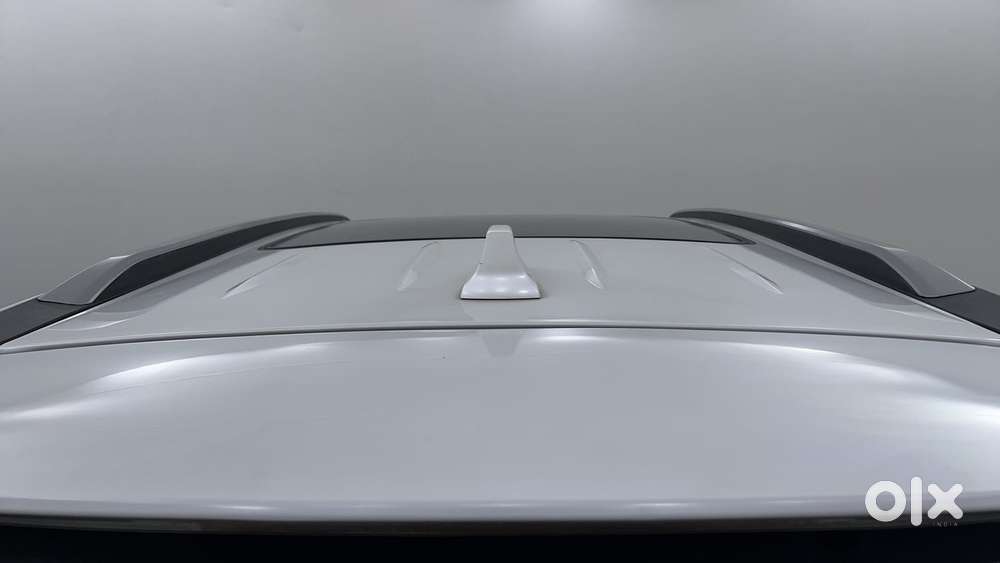 Mahindra Xuv700 2.0 Ax 7 Petrol At Luxury Pack Str, 2021, Petrol