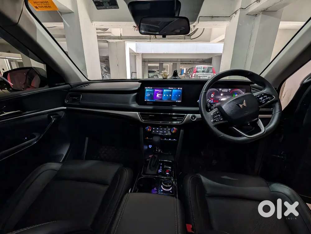 Mahindra Xuv700 2025 Diesel 7 Str Panaromic Sunroof Ventilated Seats