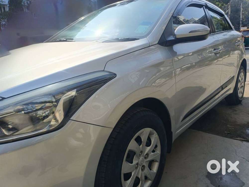 Hyundai I20 Sportz 1.2 Mt Dual Tone, 2015, Cng & Hybrids