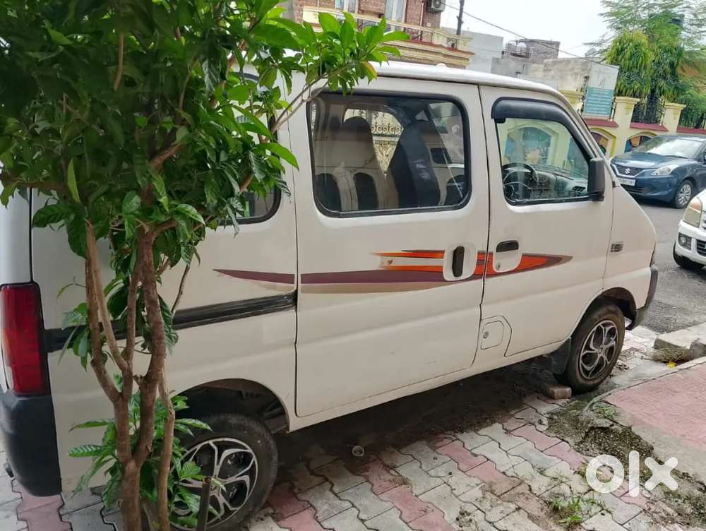 Maruti Eeco Ac 2013 Petrol Well Maintained
