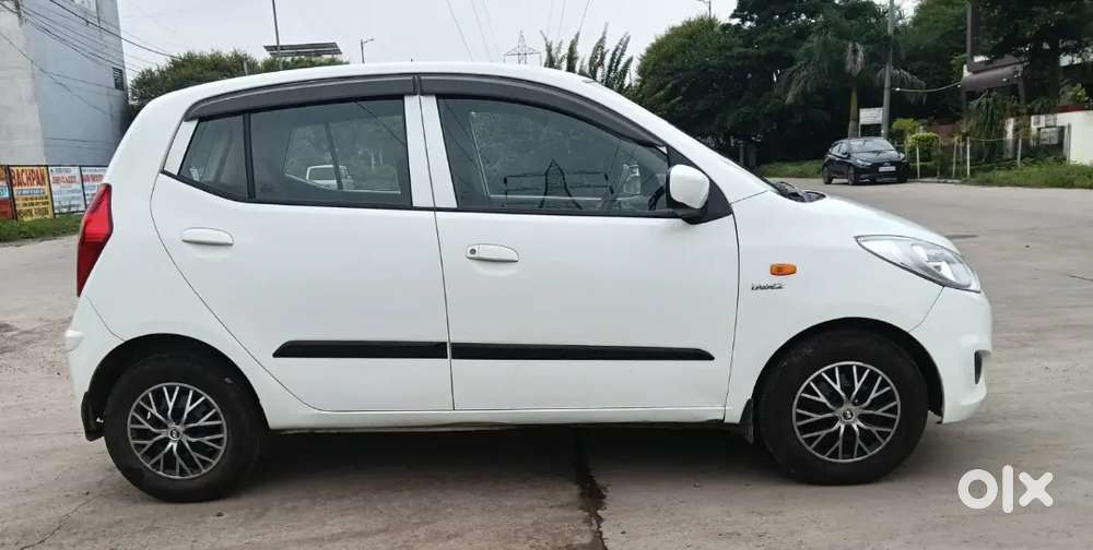 Hyundai I10 Magna Petrol 2013