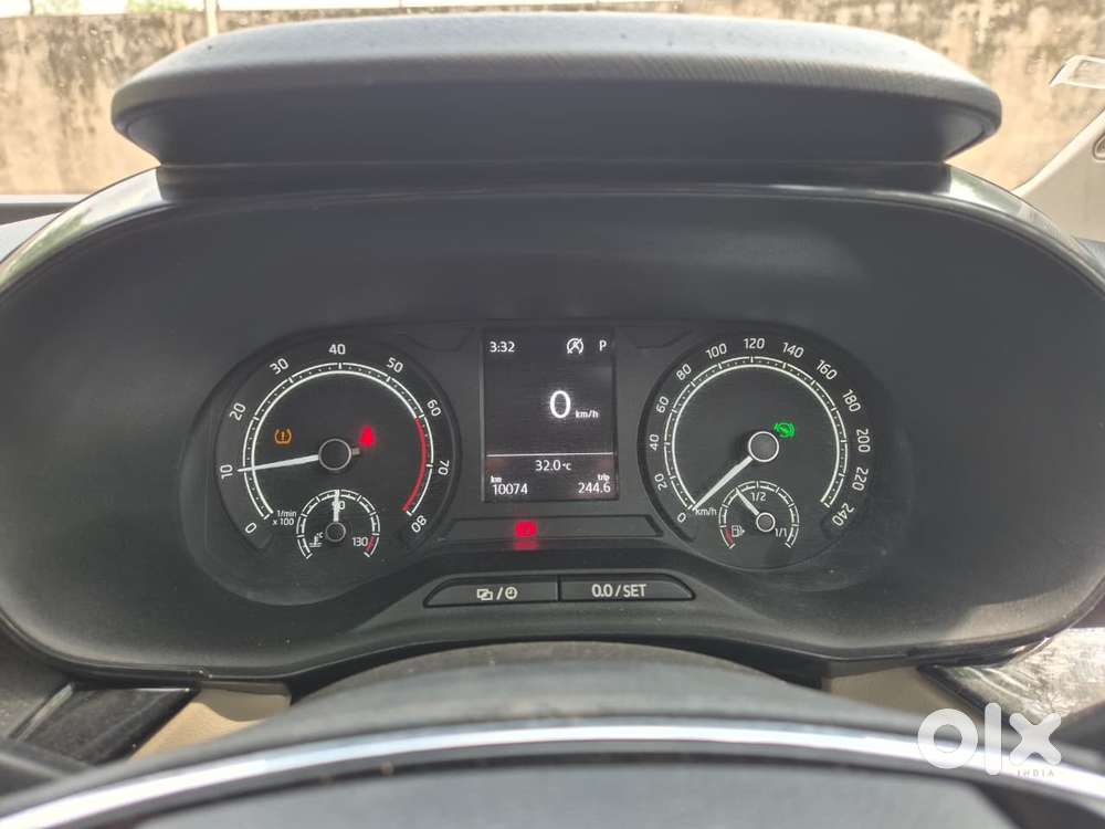 Skoda Slavia Sportline 1.0l Tsi Mt, 2025, Petrol