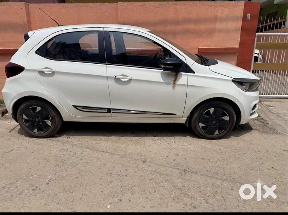 Tata Tiago 2025 Petrol 1600 Km Driven