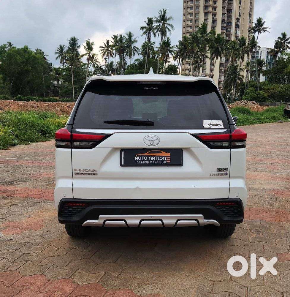 Toyota Innova Hycross 2.0 Vx (o) Hybrid 7 Str, 2024, Petrol