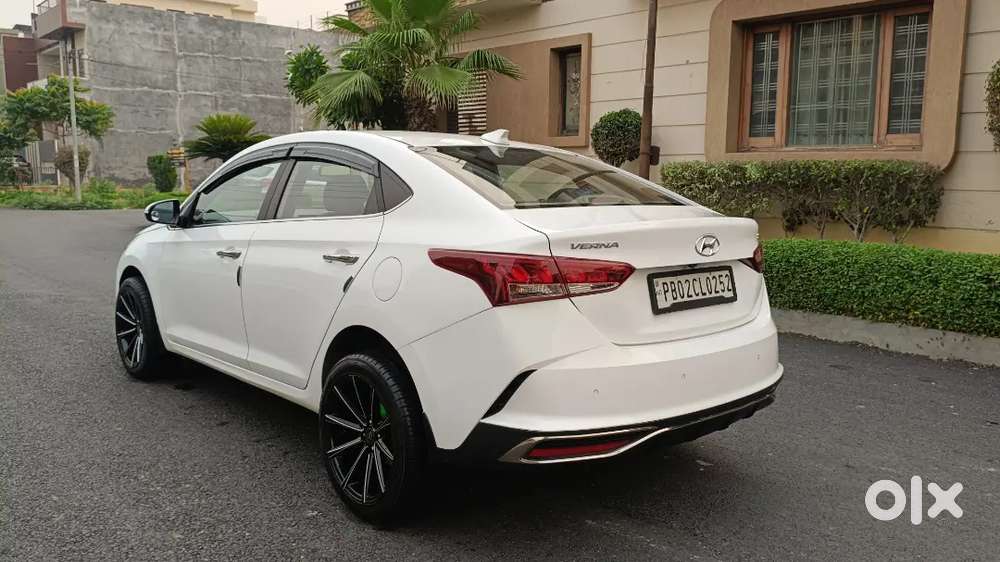 Showroom Condition Diesel Verna 2020 Top Model 85000 Km Driven