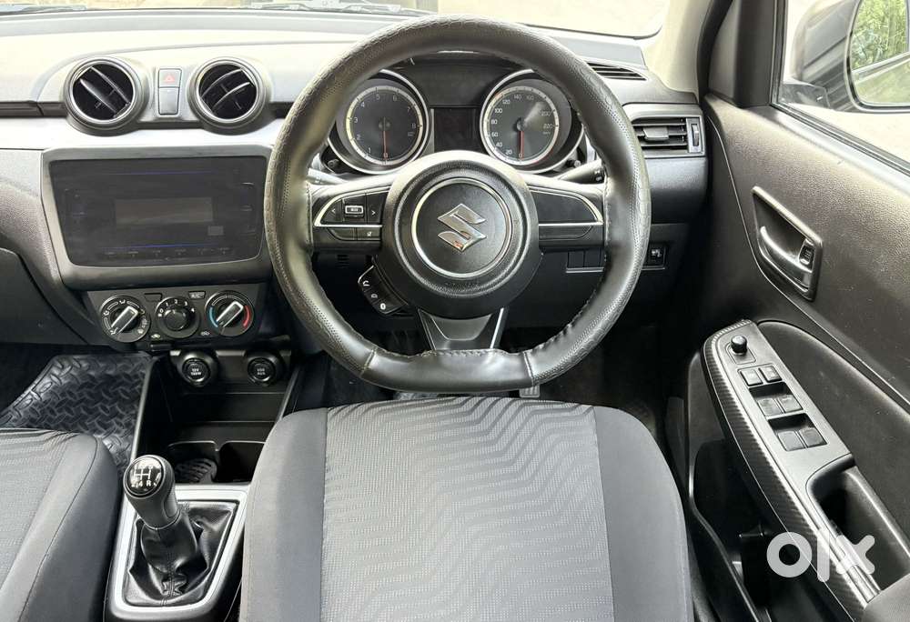 Maruti Suzuki Swift Vxi + Manual, 2022, Petrol