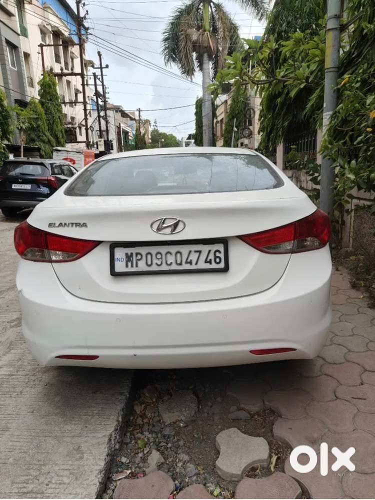 Hyundai Elantra Petrol 2014