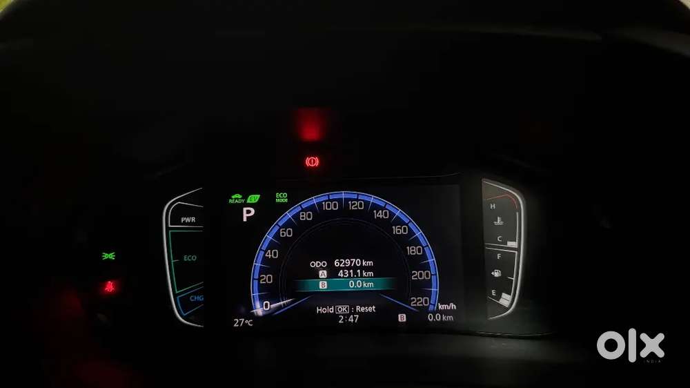 Toyota Hyryder Hybrid G  Fully Hybrid  Dual Tone Red-black  25km/l