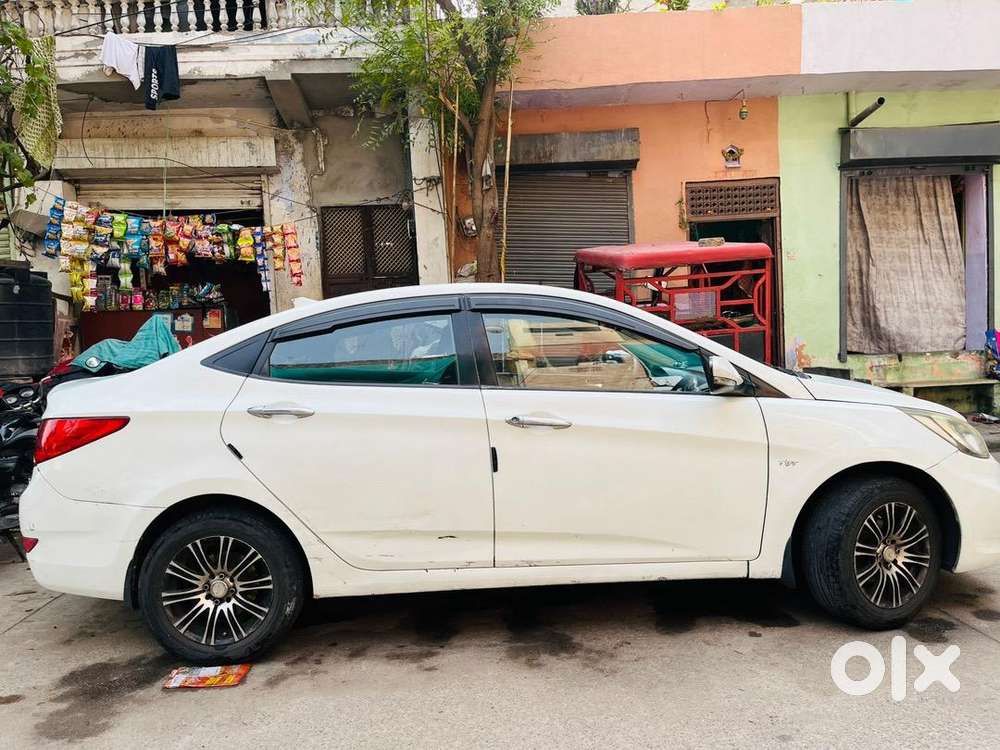 Hyundai Fluidic Verna Petrol+cng 2011