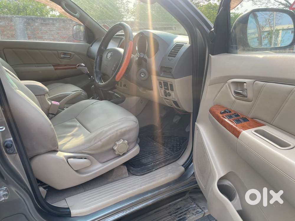 Toyota Fortuner 3.0 4x4 Manual, 2011, Diesel