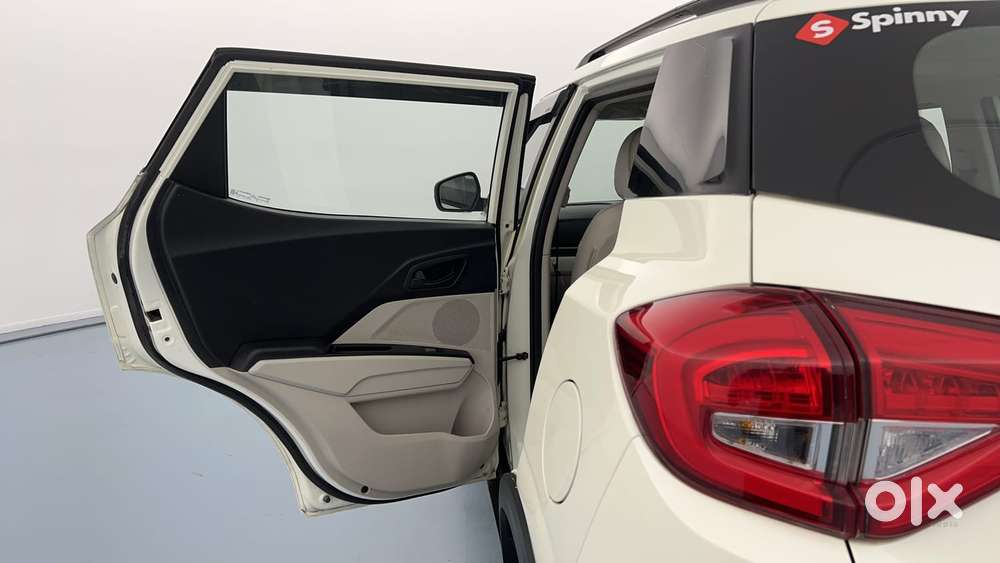 Mahindra Xuv300 W6, 2023, Petrol