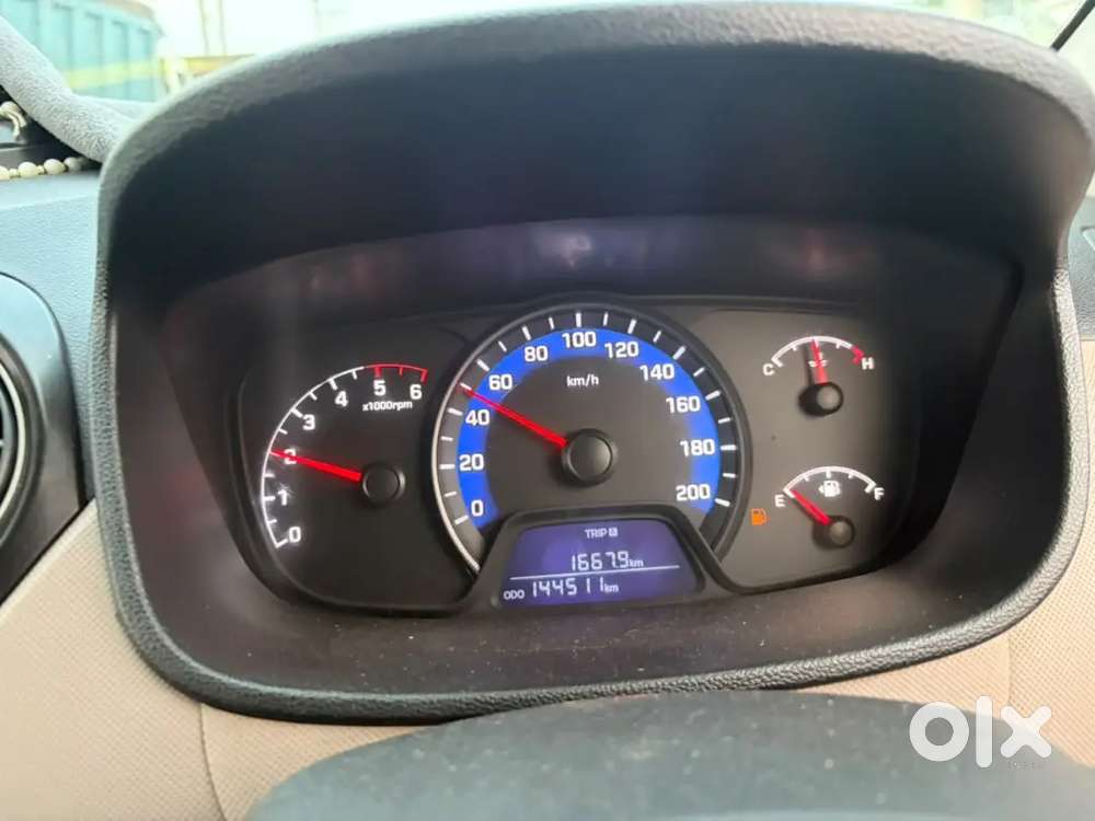 Hyundai Xcent 2016 कार