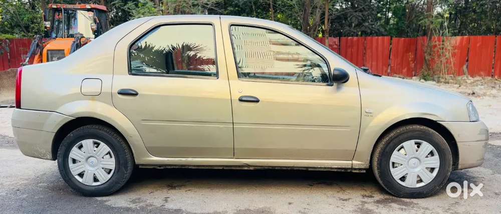 Mahindra Logan Petrol 77000 Km Driven