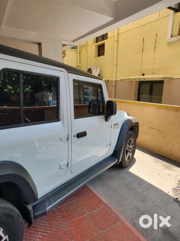 2026 Mahindra Thar Roxx Mx5 Diesel Manual 2wd 5700km White
